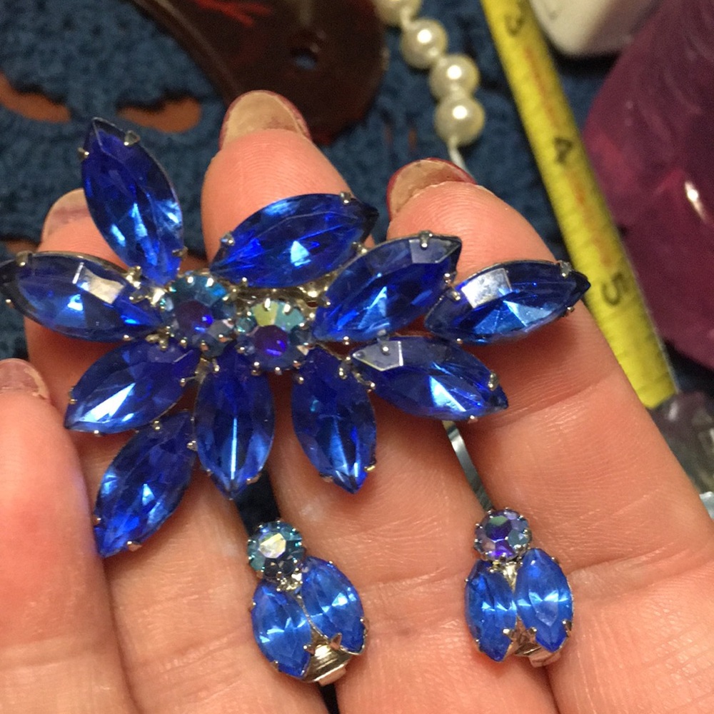 Antique Brooch Set